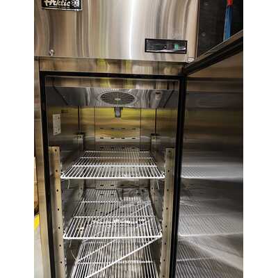 Szafa chłodnicza 1-drzwiowa 670 l, Arktic, Profi Line, GN 2/1, 230V/220W, 730x805x(H)2065mm (8346 kod: 23211)